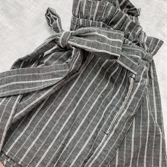 Tie shorts - Picture 2 of 4